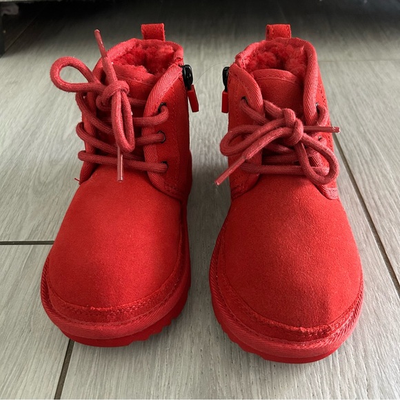 UGG NWOT Unisex Neumel Il Boots Toddler Chukka Red Size 10 - Picture 6 of 11